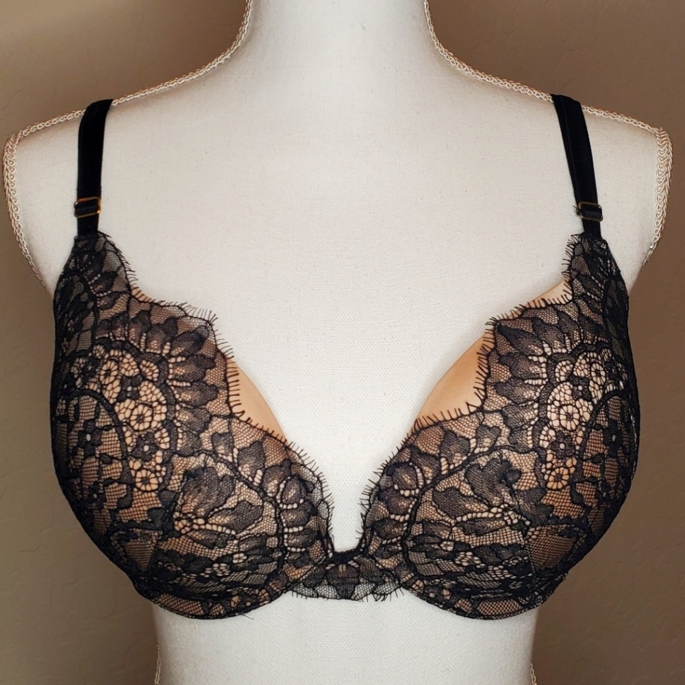 Victorias Secret Nude/Black Lace Bra